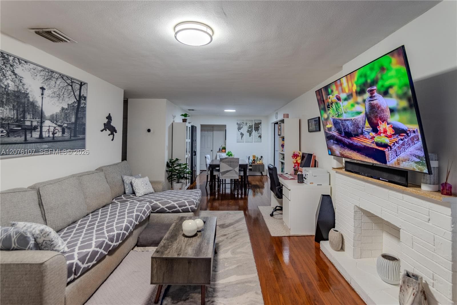 2530 Rodman photo 1