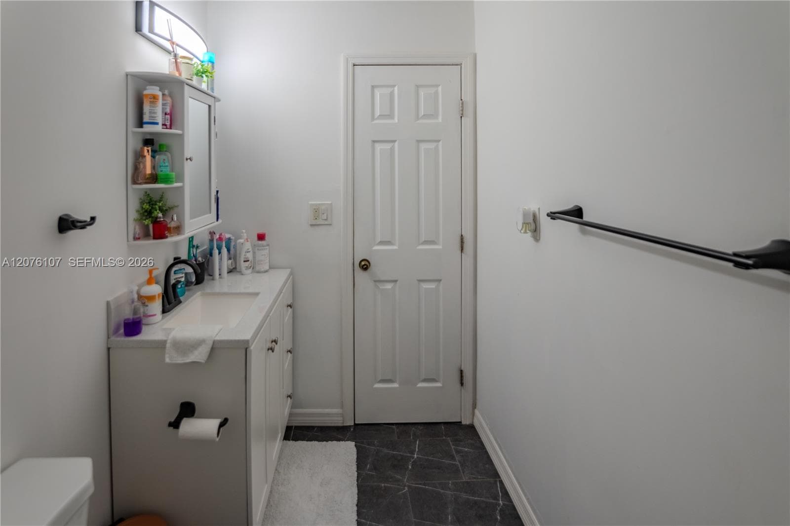2530 Rodman photo 18