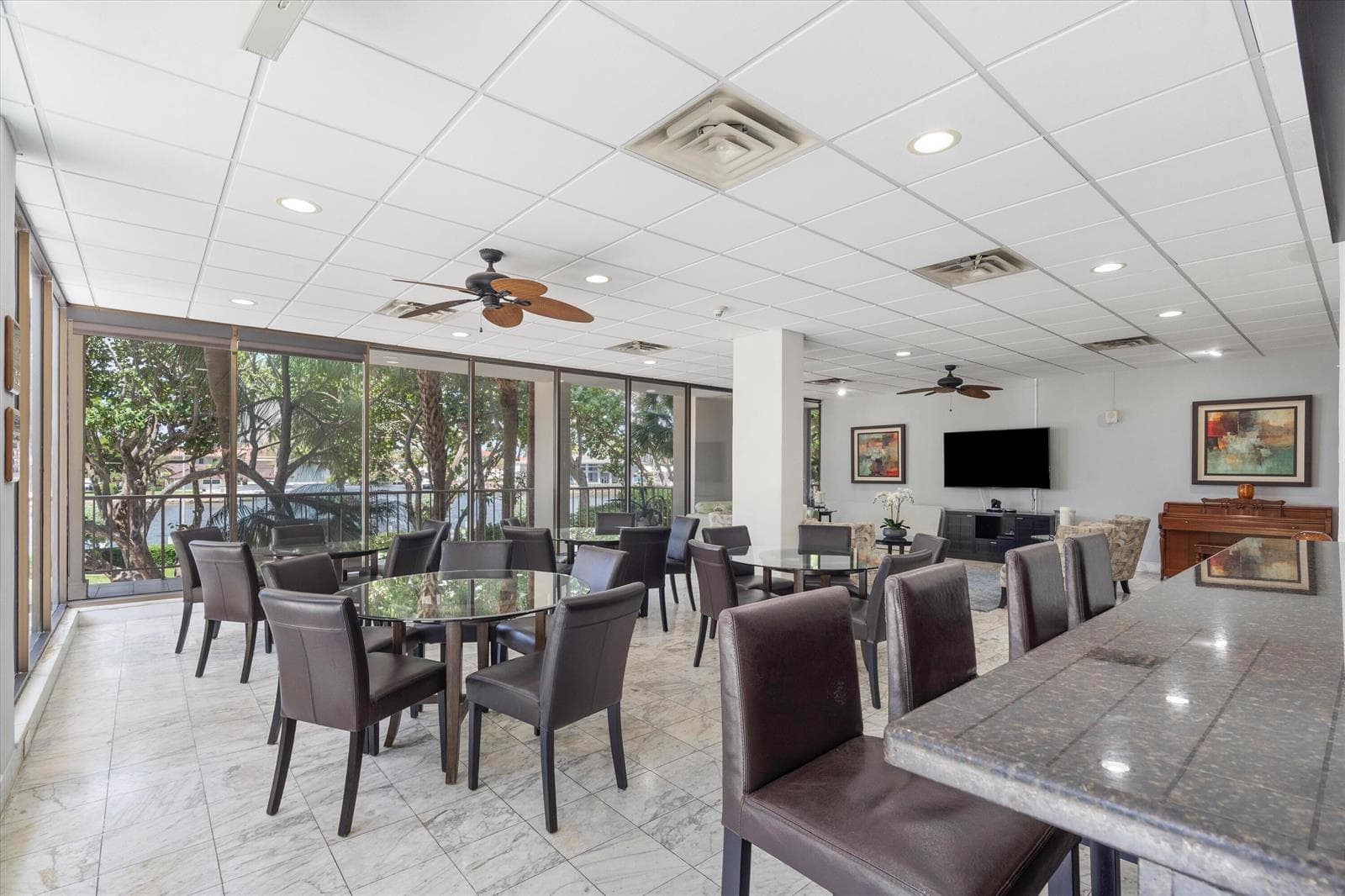07-1021 Hillsboro Mile Amenities-405