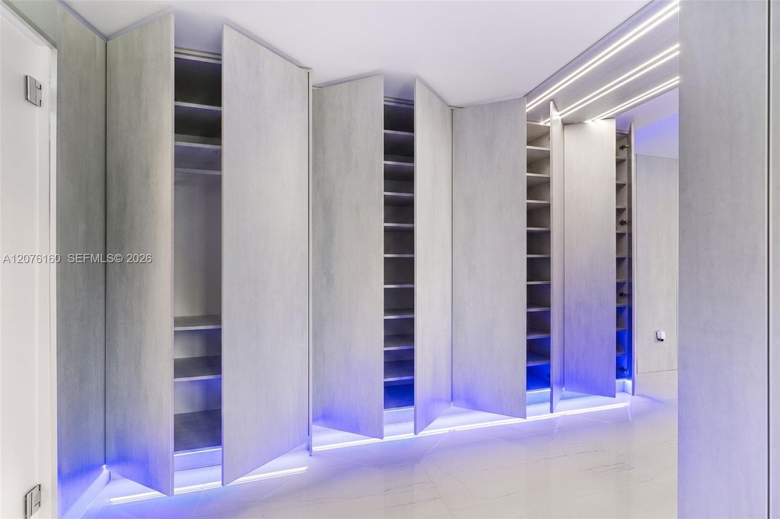 Coastal Towers · #822-23 in Sunny Isles Beach - Photo 11