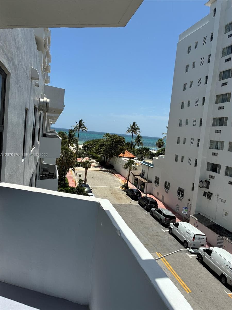 Vendome Place · #402 in Miami Beach - Photo 10
