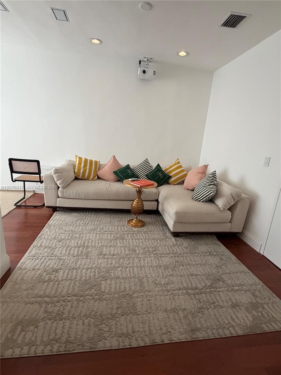 SELMA CONDO · #12 in Miami Beach - Photo 4