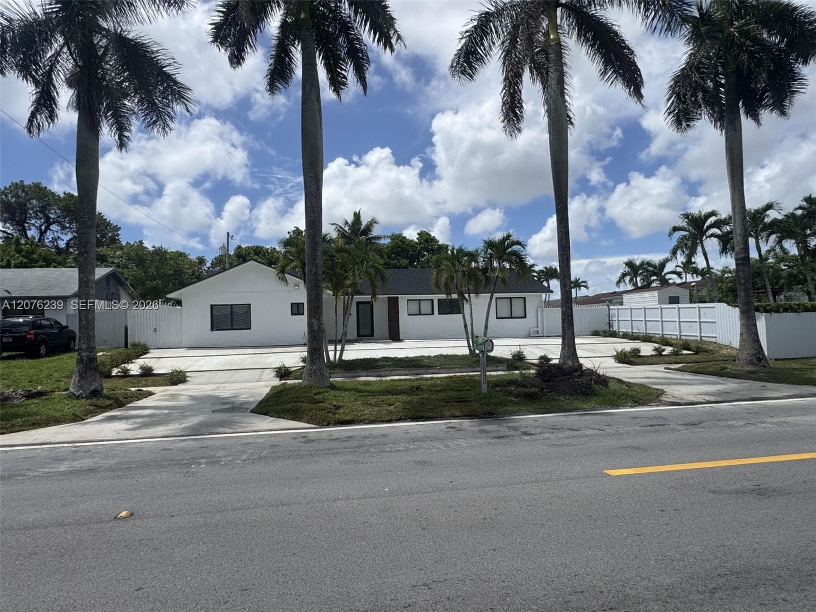 10830 SW 160th St photo 2