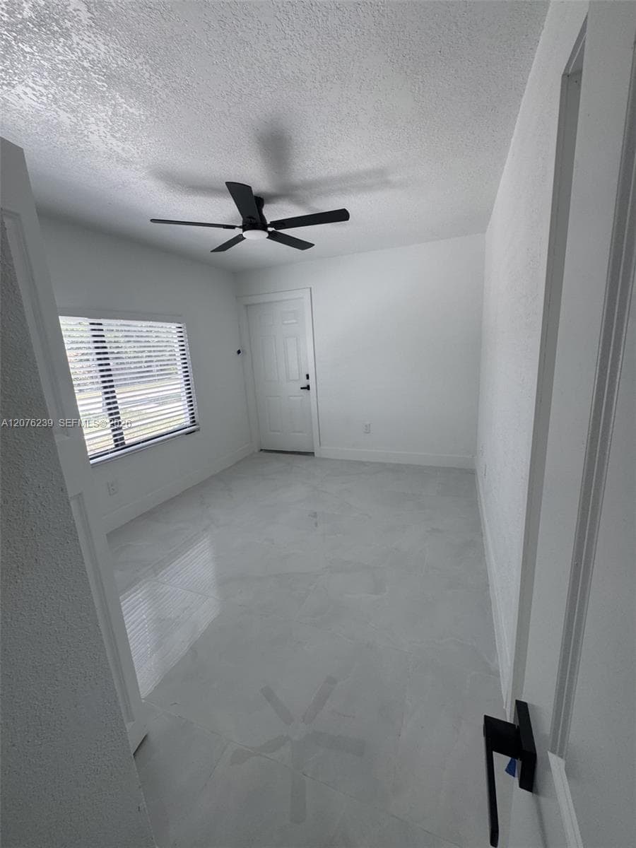 10830 SW 160th St photo 12