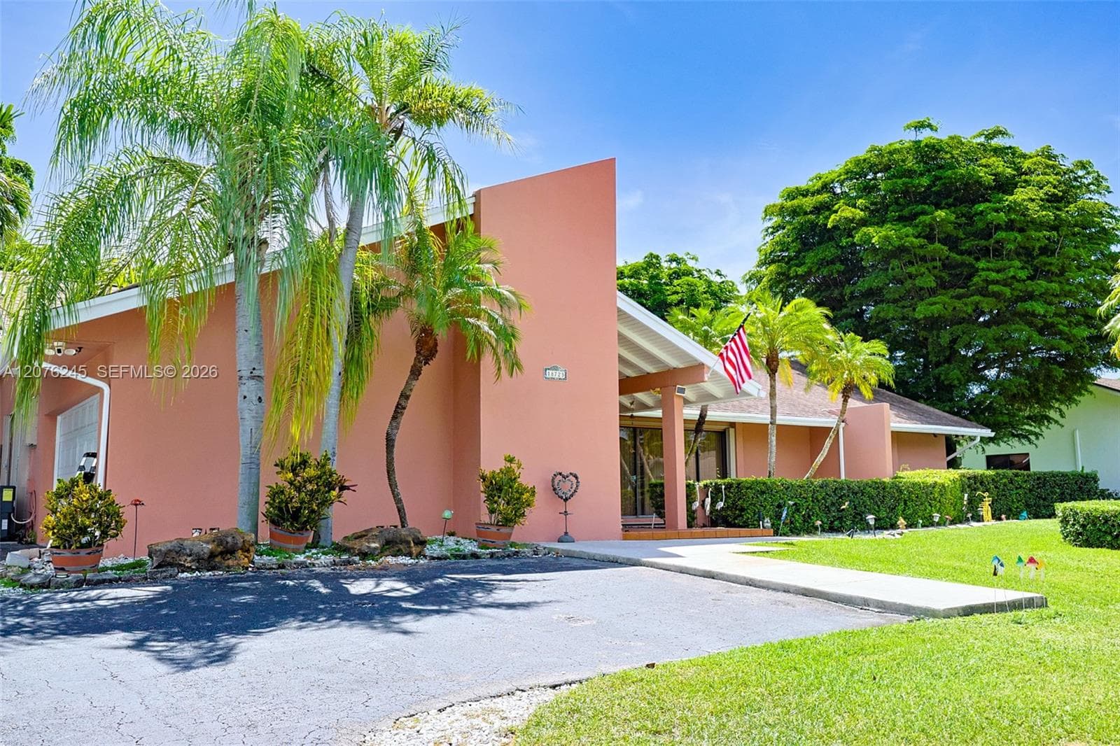 18723 SW 83rd Pl photo 2