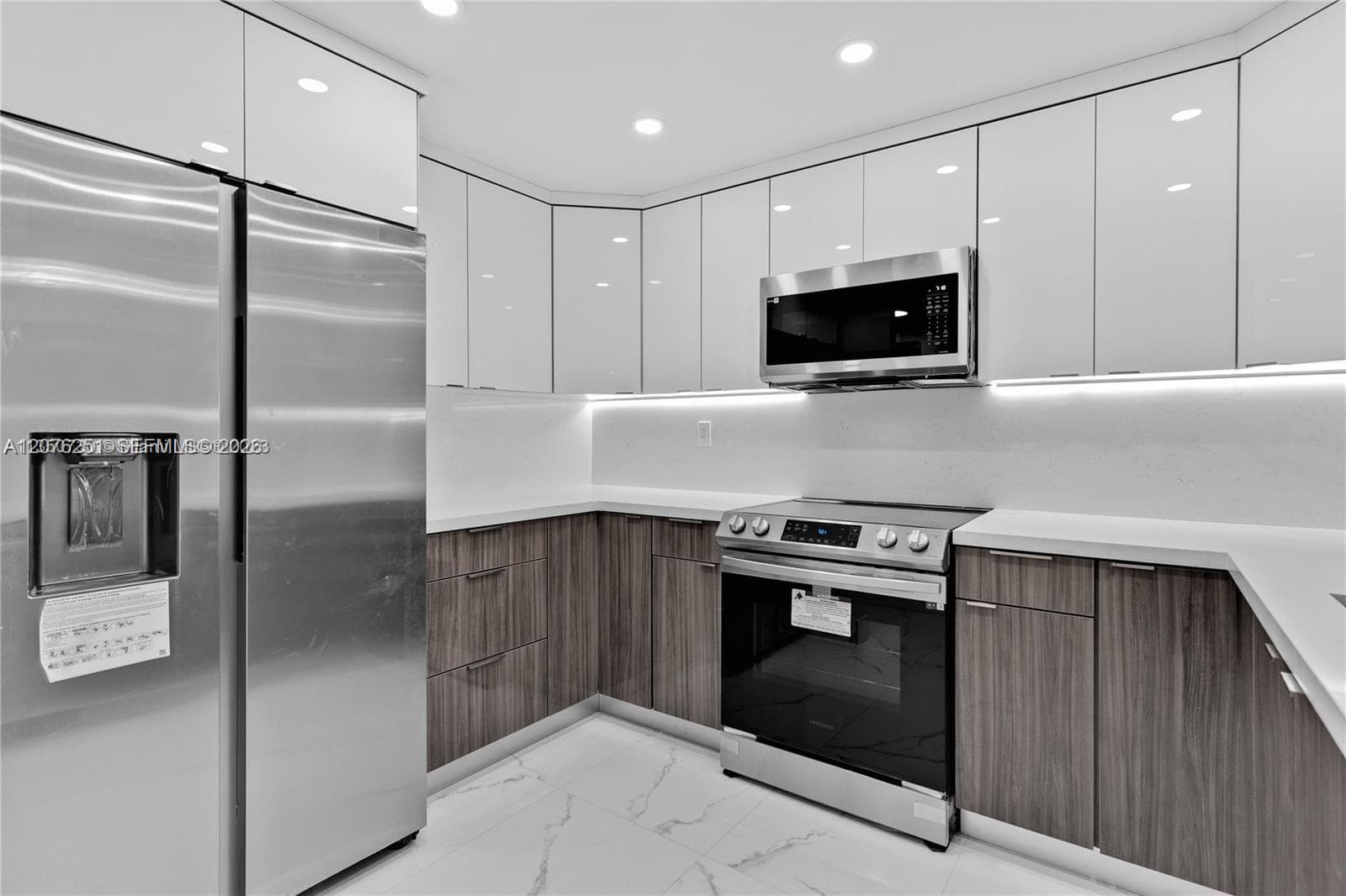 BAY YACHT CLUB · #209 in Pompano Beach - Photo 17