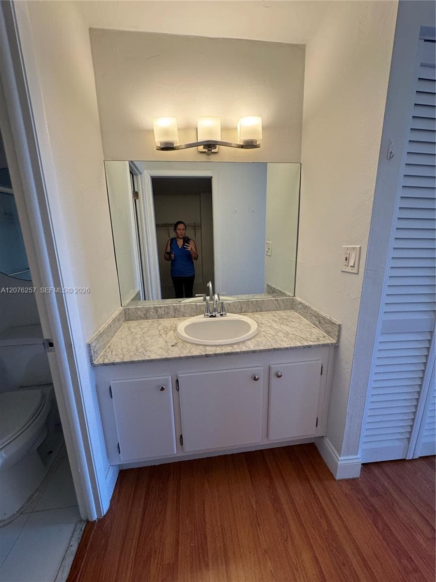 WILSHIRE CONDO · #803E in Miami - Photo 6