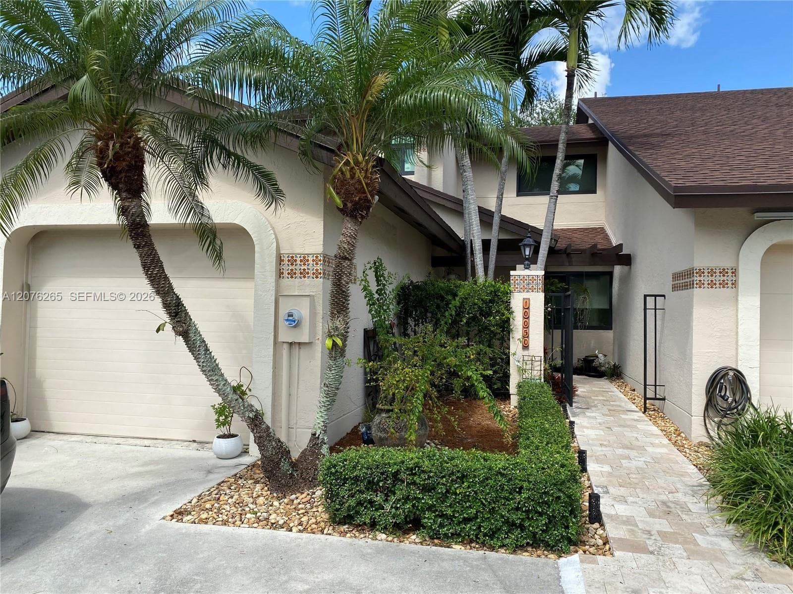 10050 SW 137th Ct photo 1
