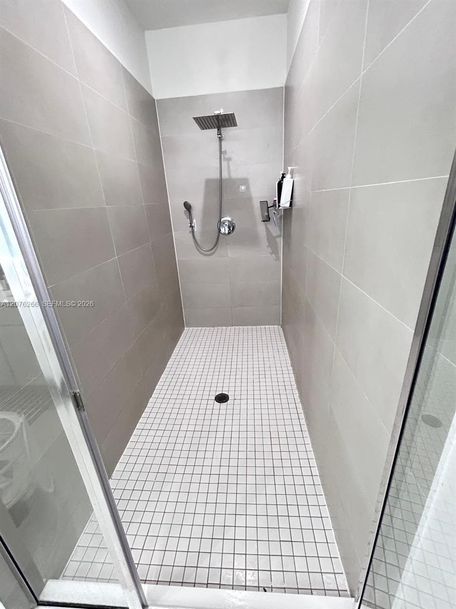 14435 SW 13th Ter photo 17