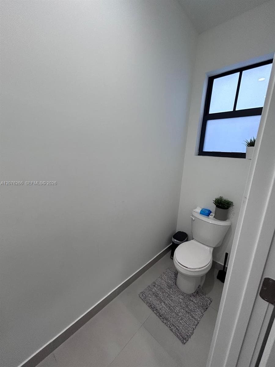 14435 SW 13th Ter photo 26