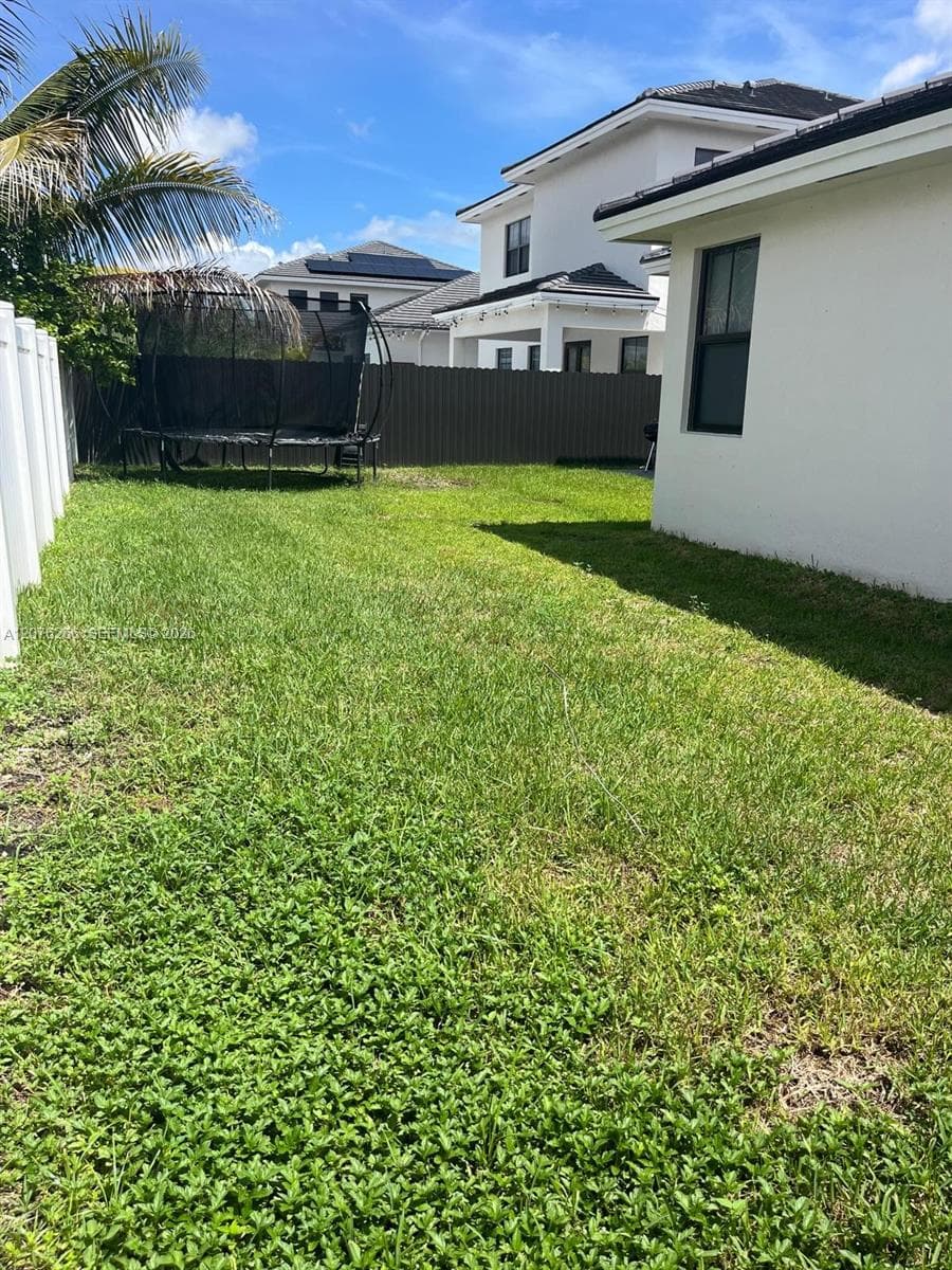 14435 SW 13th Ter photo 35