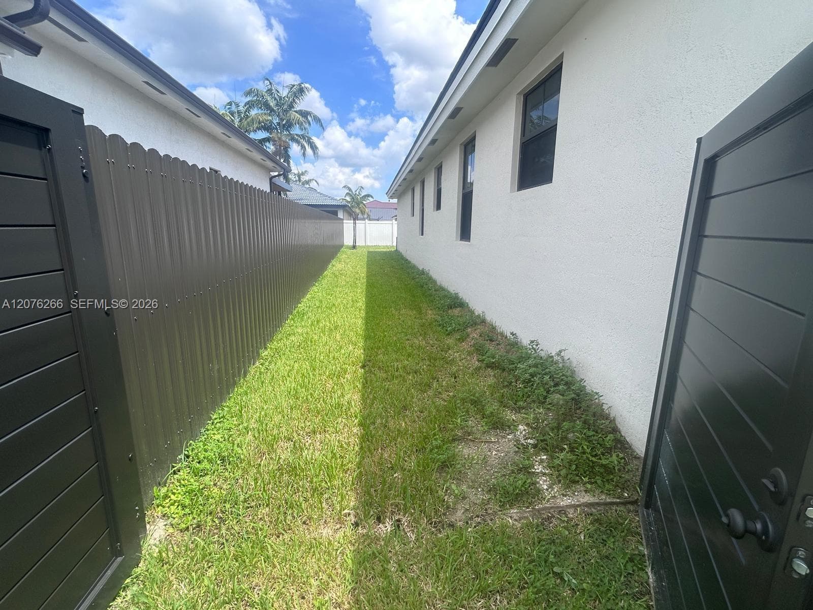 14435 SW 13th Ter photo 31