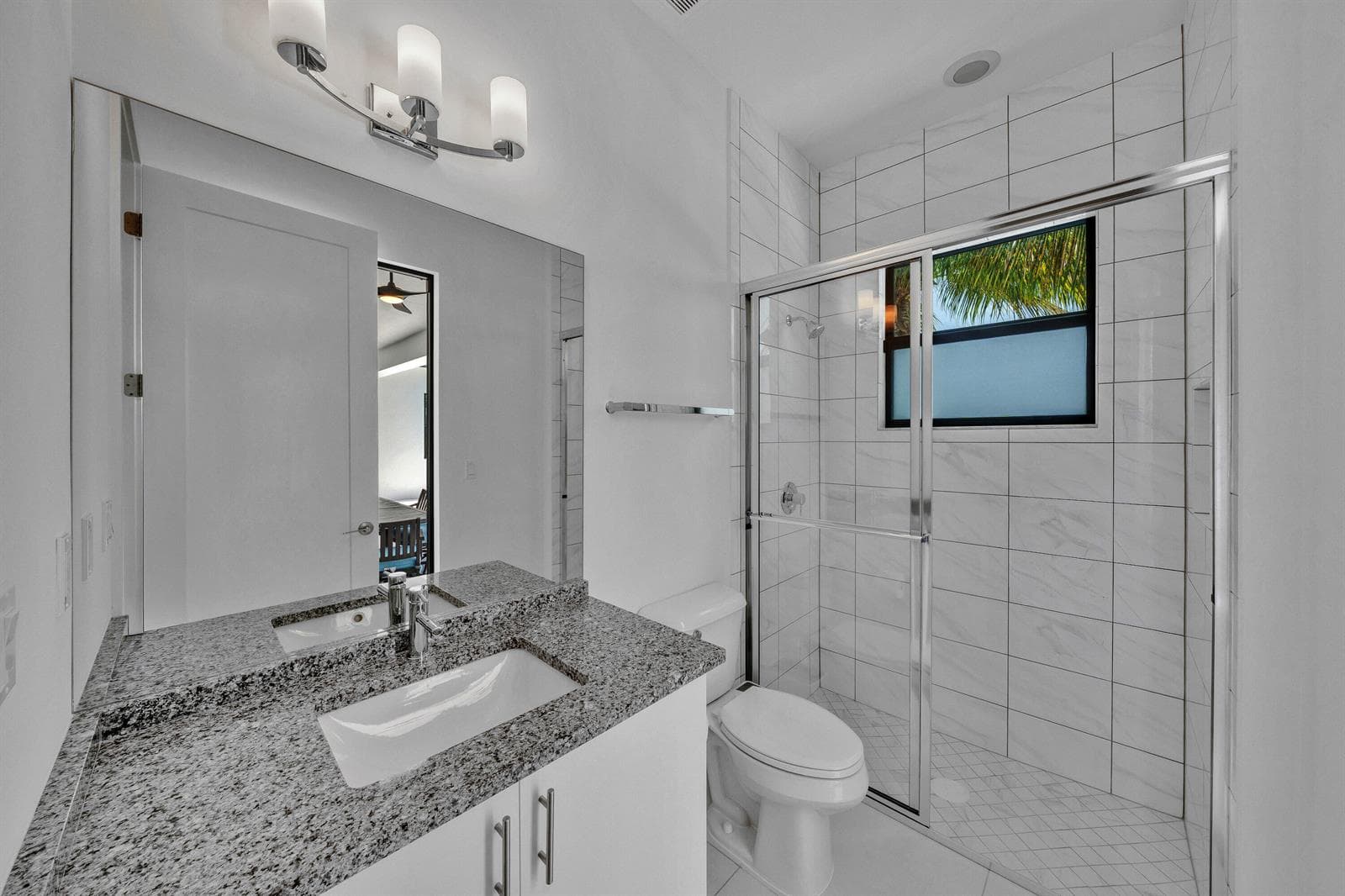 Full Cabana Bathroom