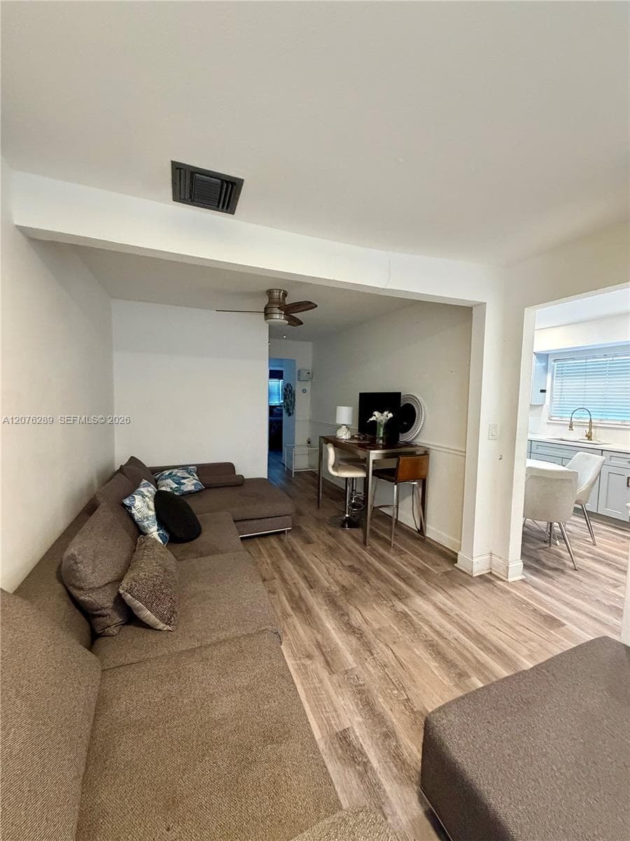 2918 Madison St photo 8