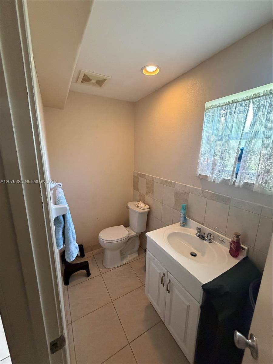 2240 NW 177th Ter photo 12