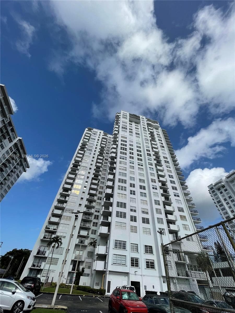 COMMODORE PLAZA CONDO · #2201 in Aventura - Photo 24