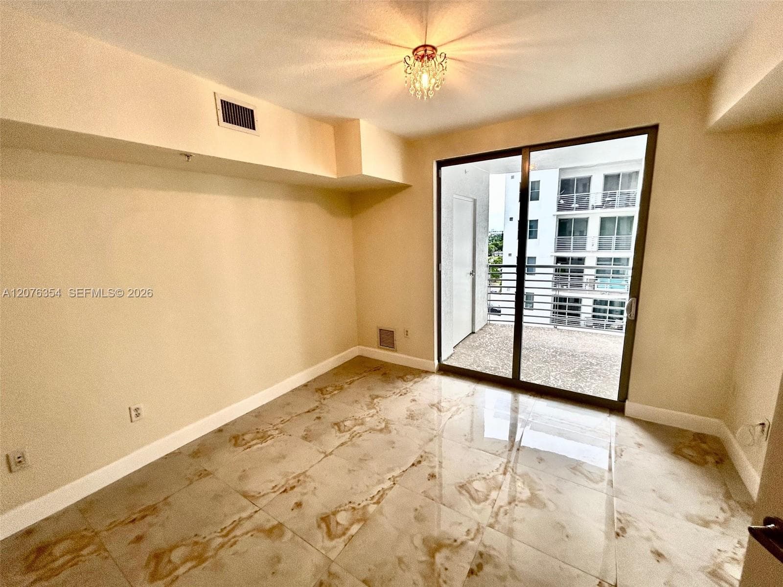 RADIUS CONDO · #1002 in Hollywood - Photo 10