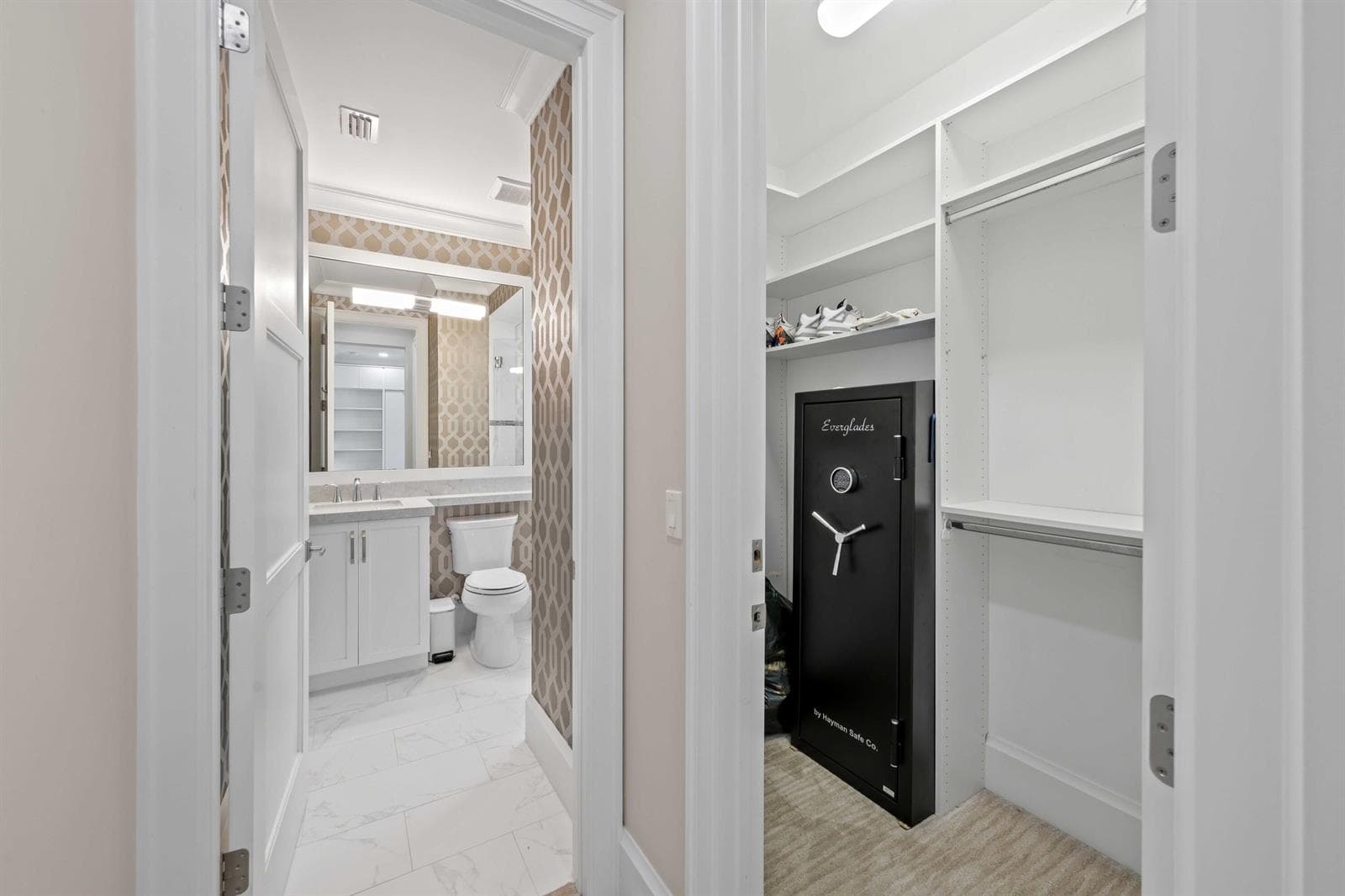 Guest Bedroom 2 Closet