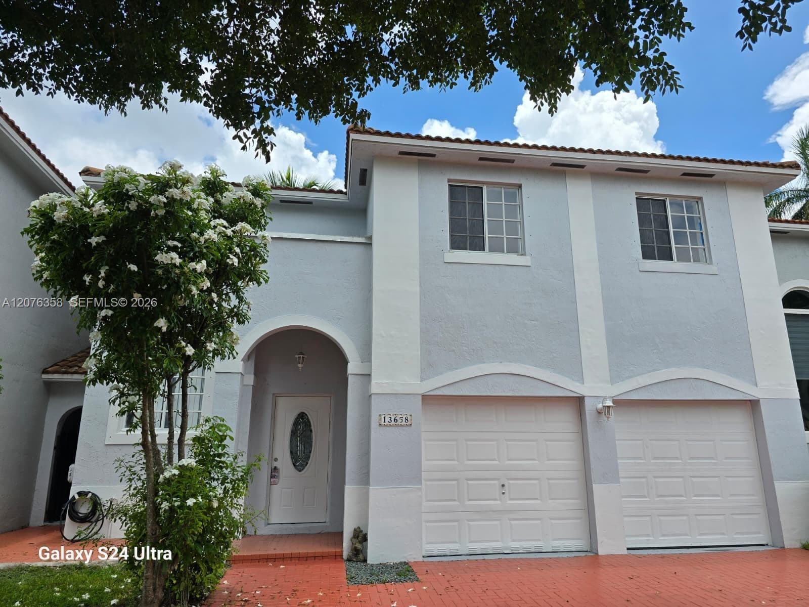 13658 SW 142nd Ter photo 2