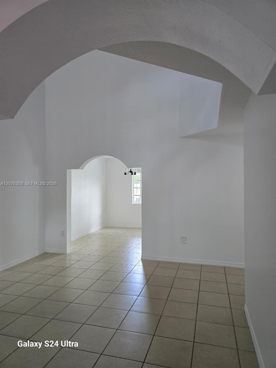 13658 SW 142nd Ter photo 6