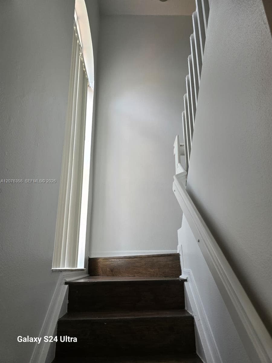 13658 SW 142nd Ter photo 12