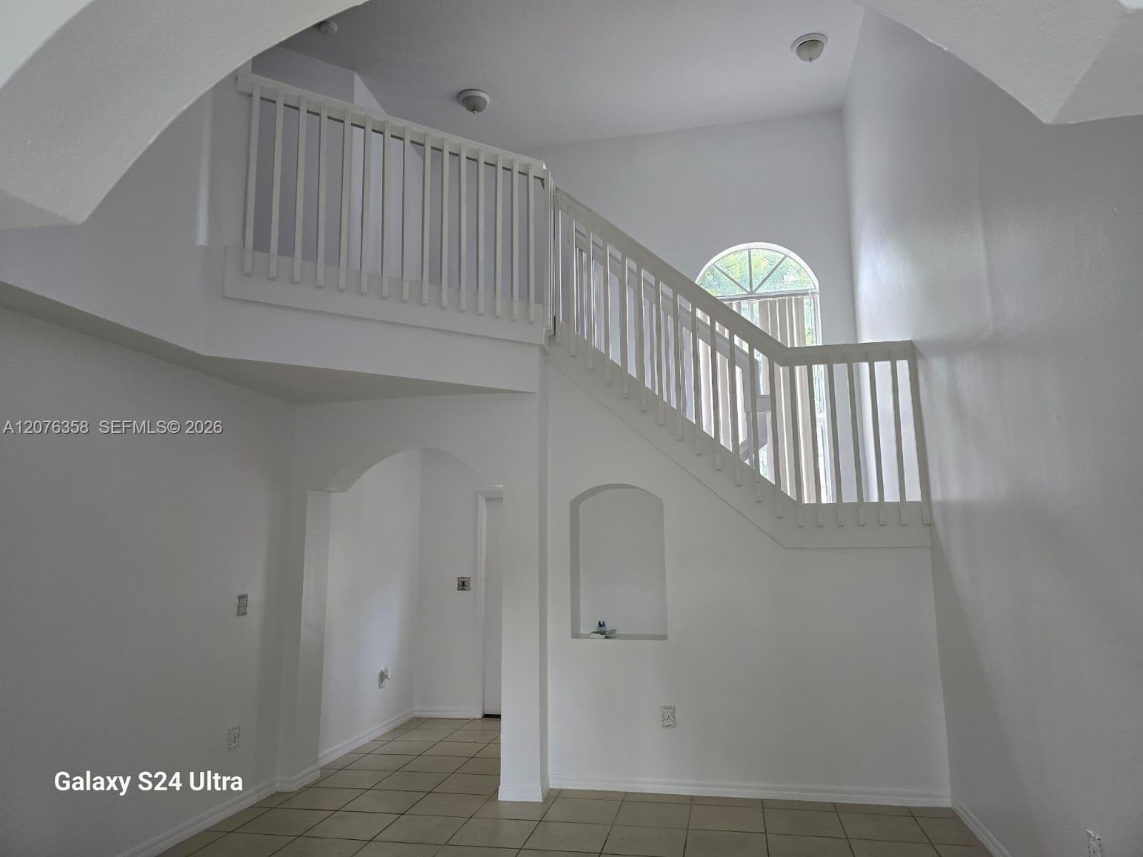 13658 SW 142nd Ter photo 3