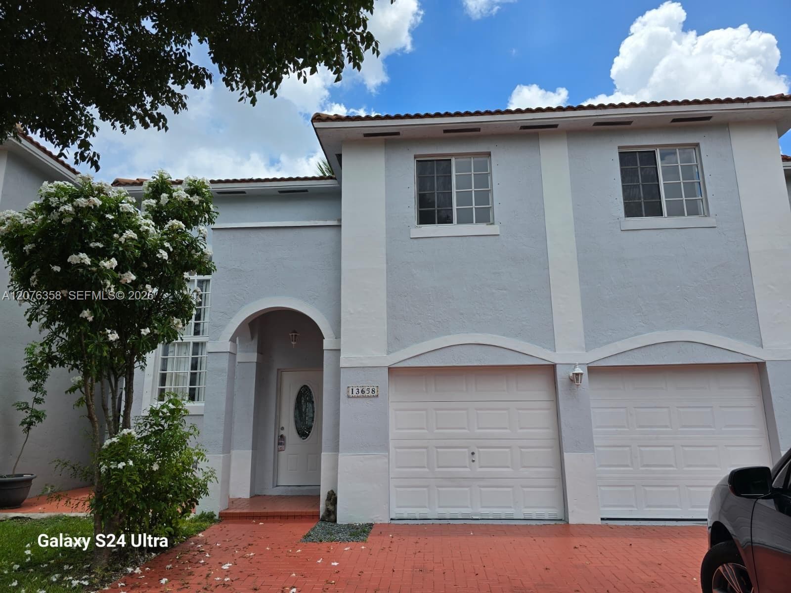 13658 SW 142nd Ter photo 1