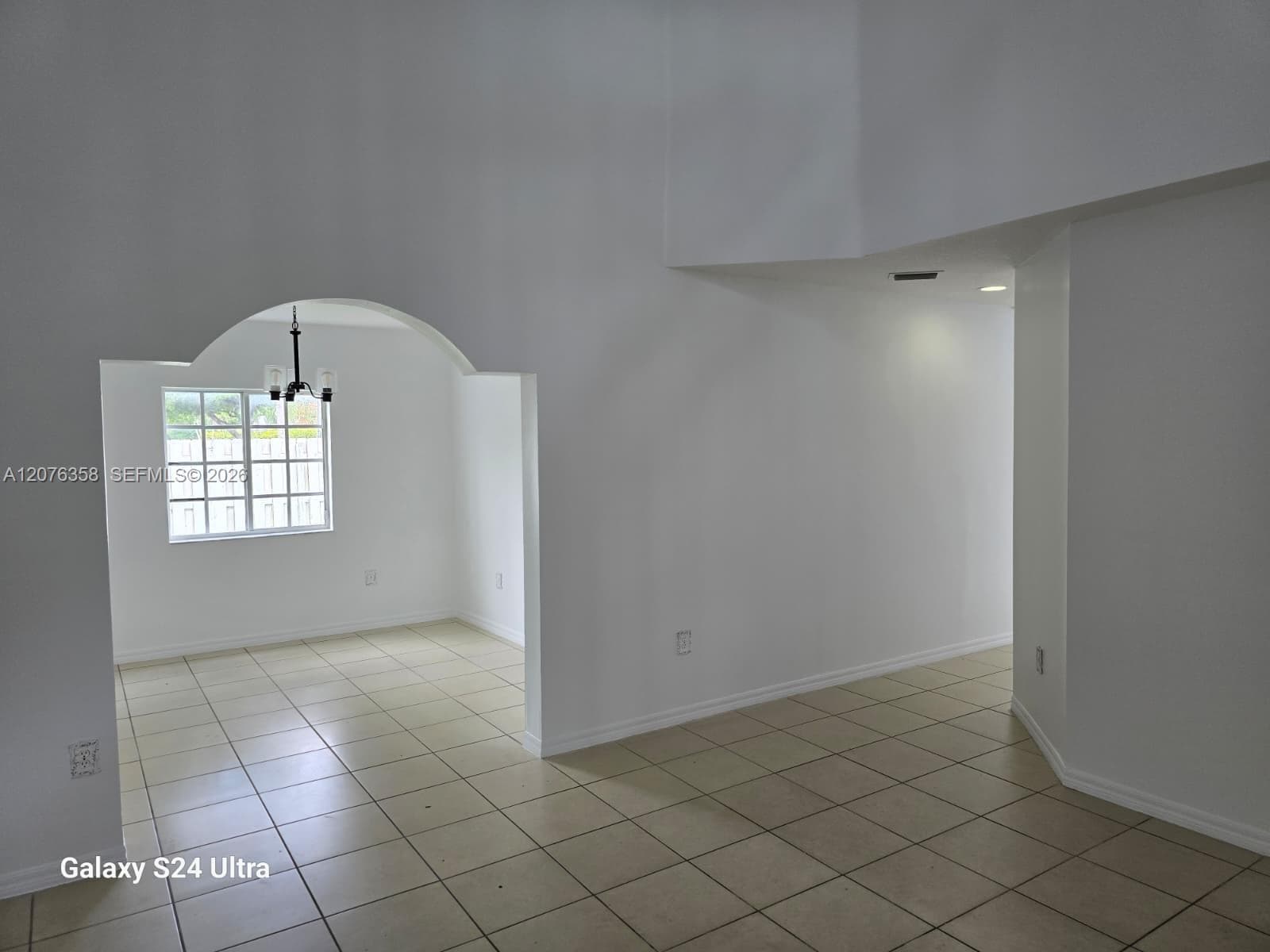 13658 SW 142nd Ter photo 5