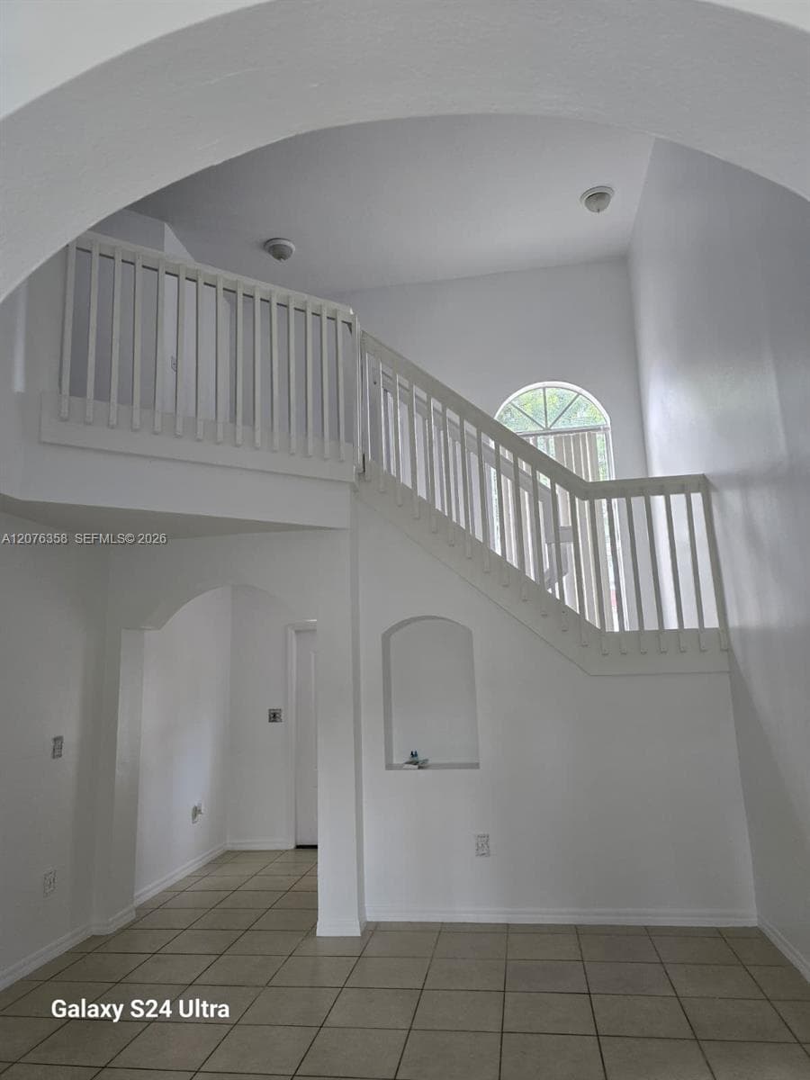 13658 SW 142nd Ter photo 4