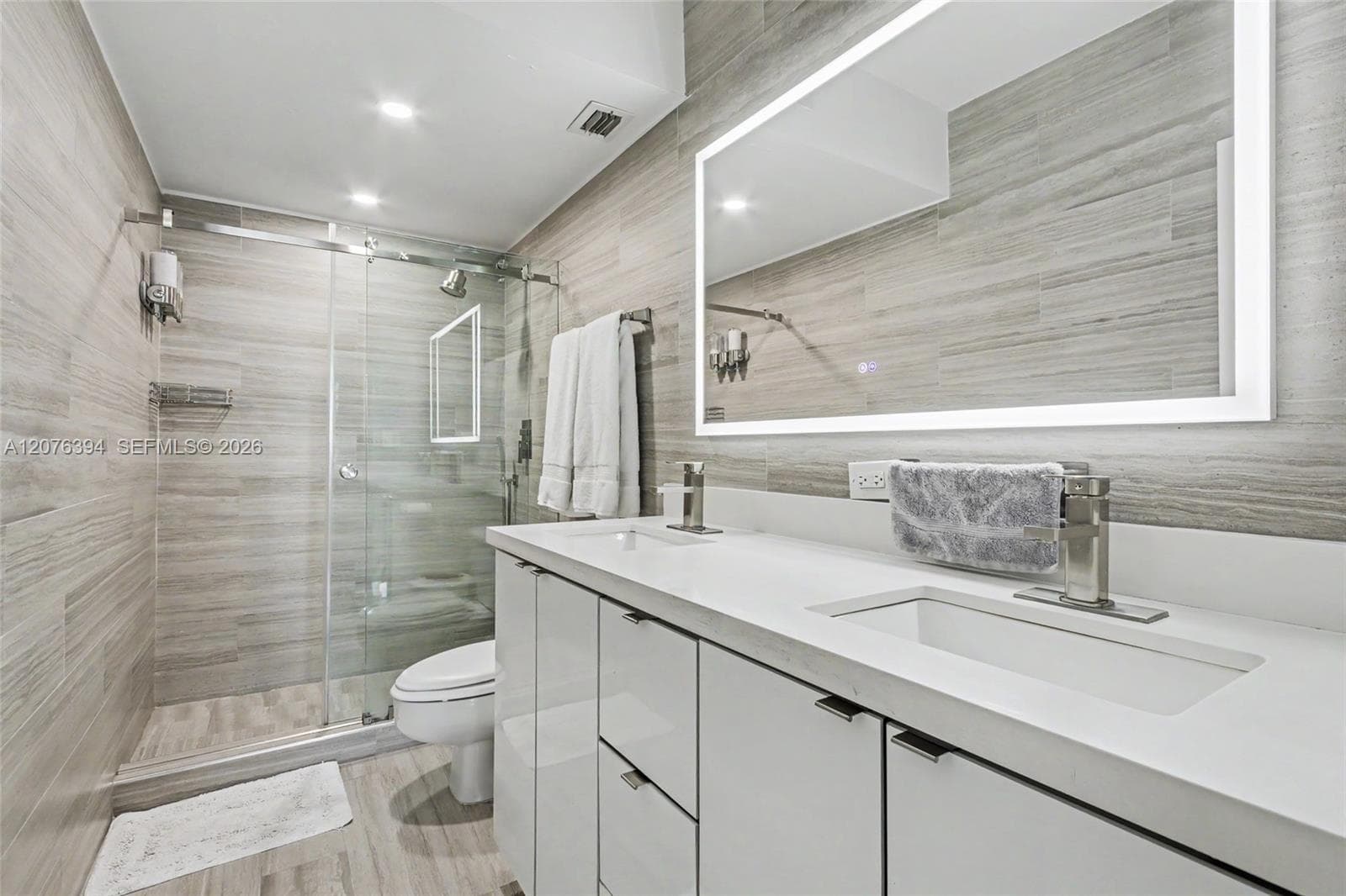 Double Sinks - fabulous modern finishes