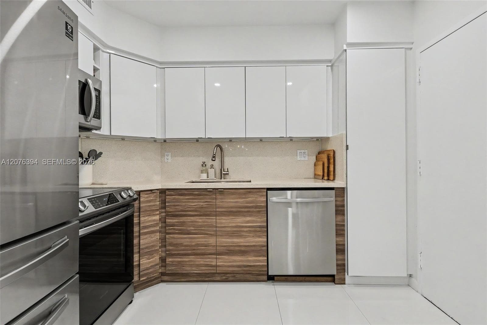 Arlen House West · #1924 in Sunny Isles Beach - Photo 11