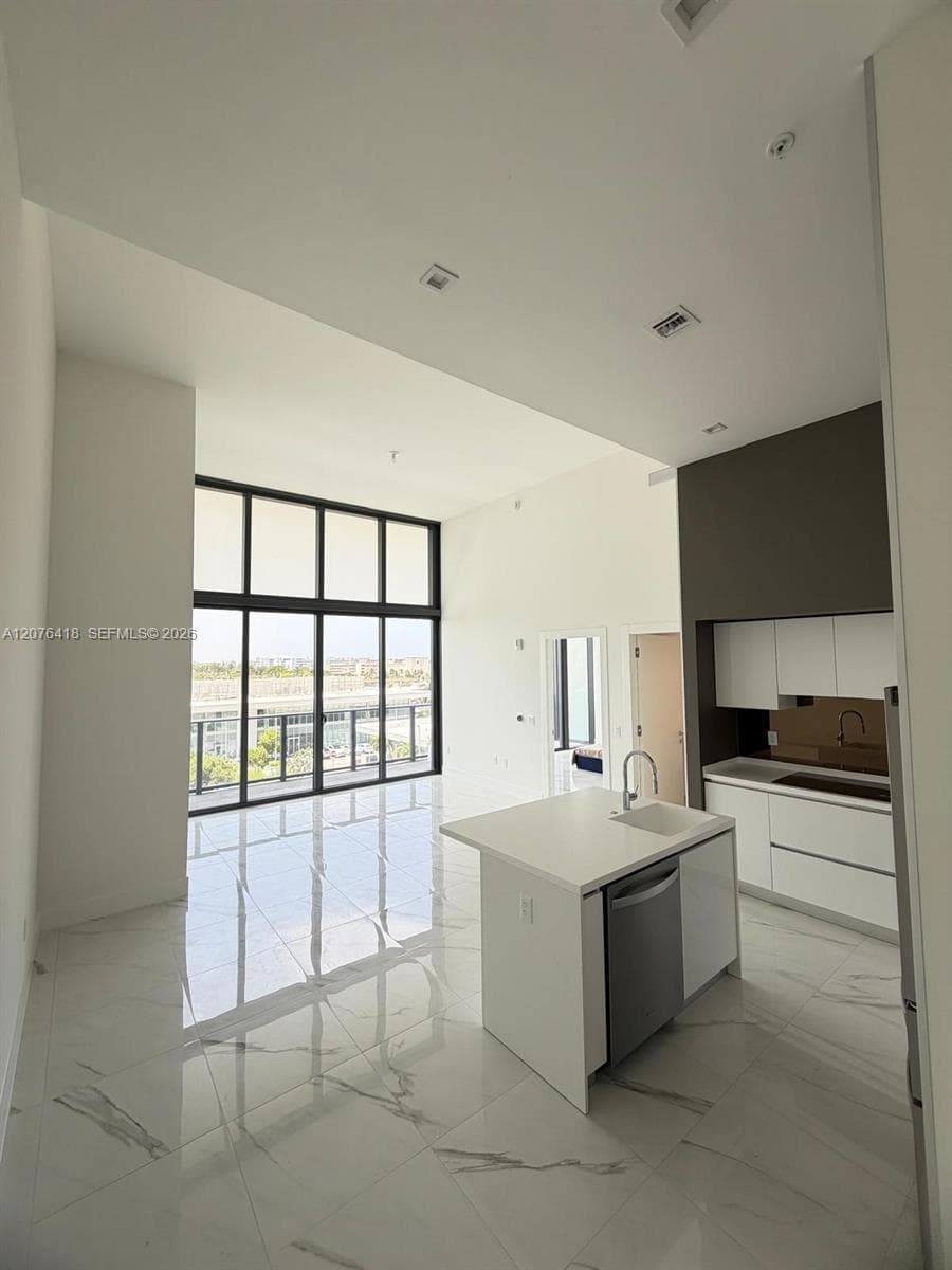 HALLANDALE OASIS · #502 in Hallandale Beach - Photo 5