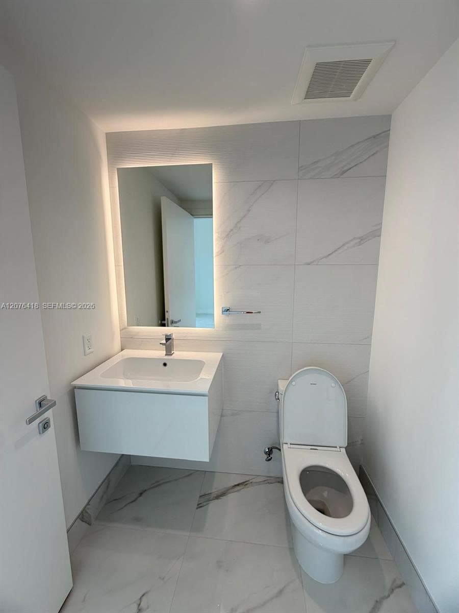 HALLANDALE OASIS · #502 in Hallandale Beach - Photo 11