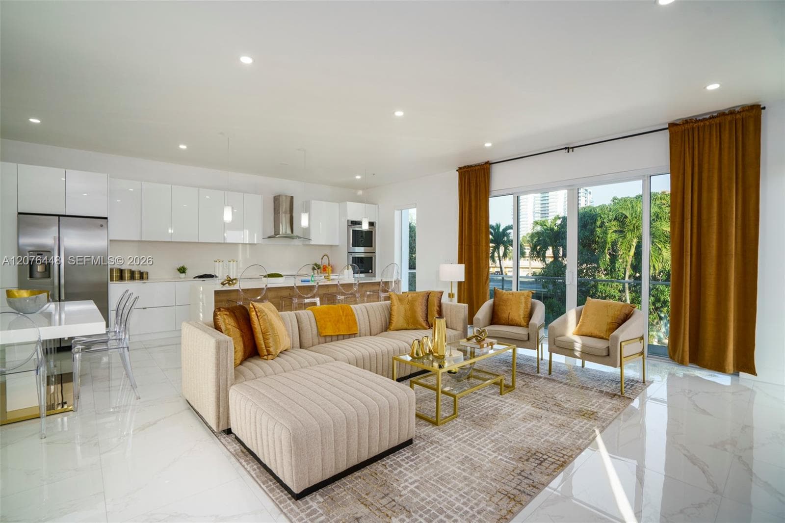 1000 N Riverside Dr photo 14
