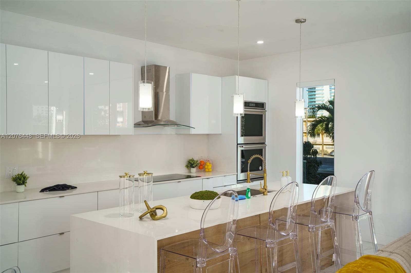 1000 N Riverside Dr photo 15