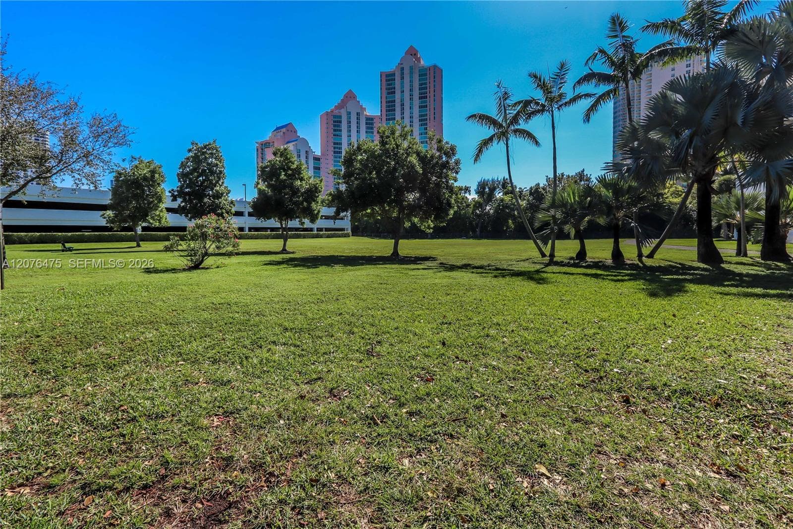PARC CENTRAL AVENTURA SOUT · #1610 in Aventura - Photo 38