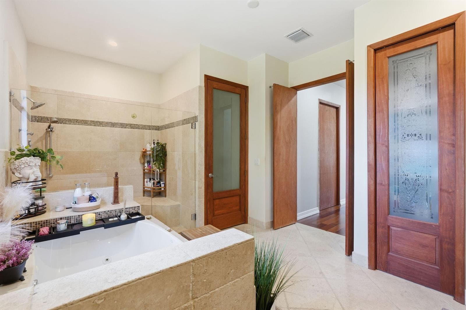 12-web-or-mls-1500_SW_15th_St_012