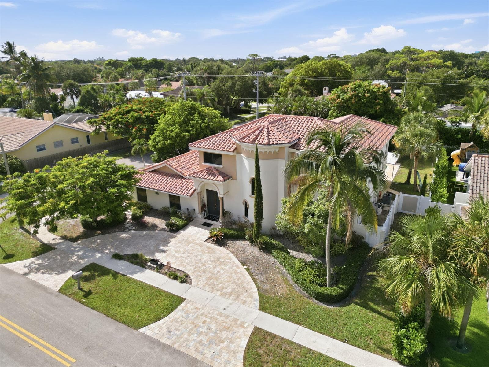 31-web-or-mls-1500_SW_15th_St_032