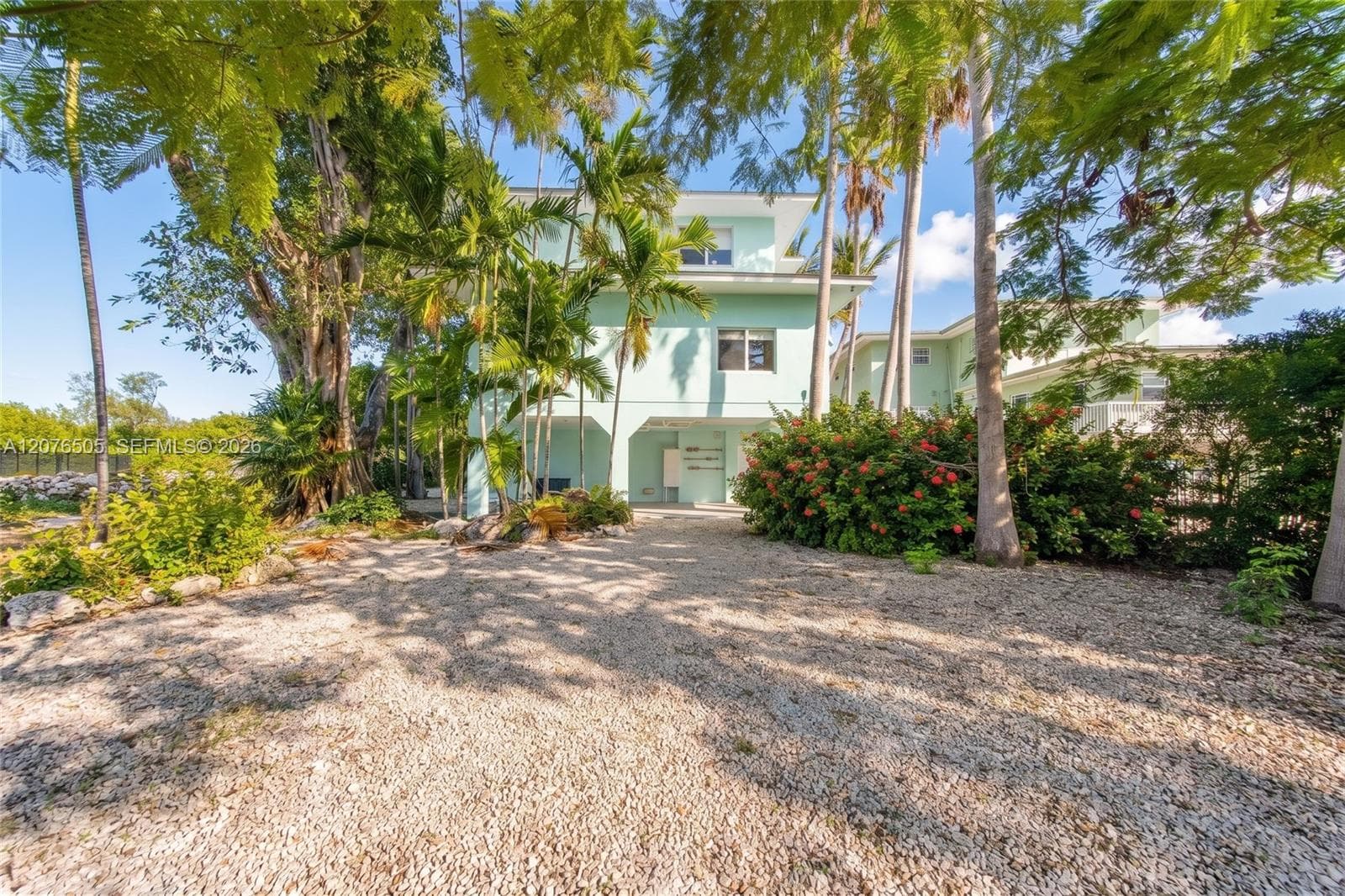 316 N Dr photo 3