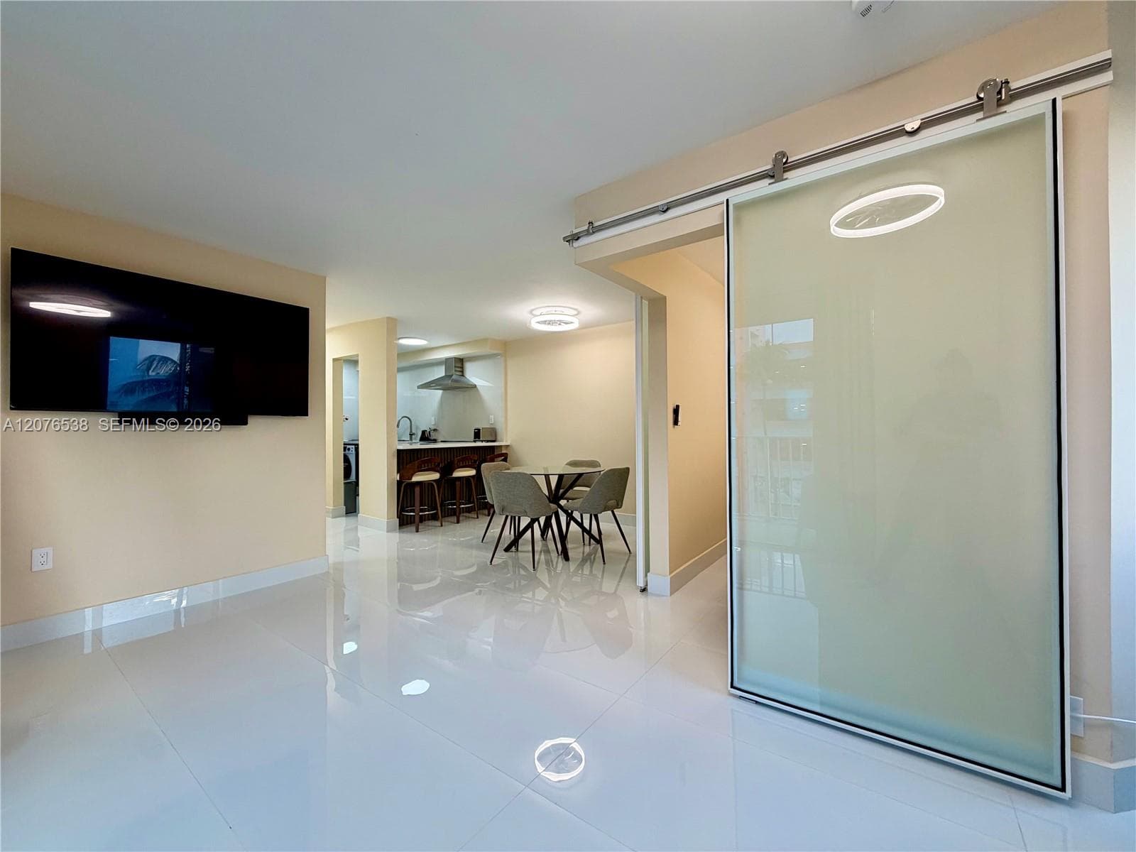 ISLANDER CONDO APTS · #304 in Miami Beach - Photo 8