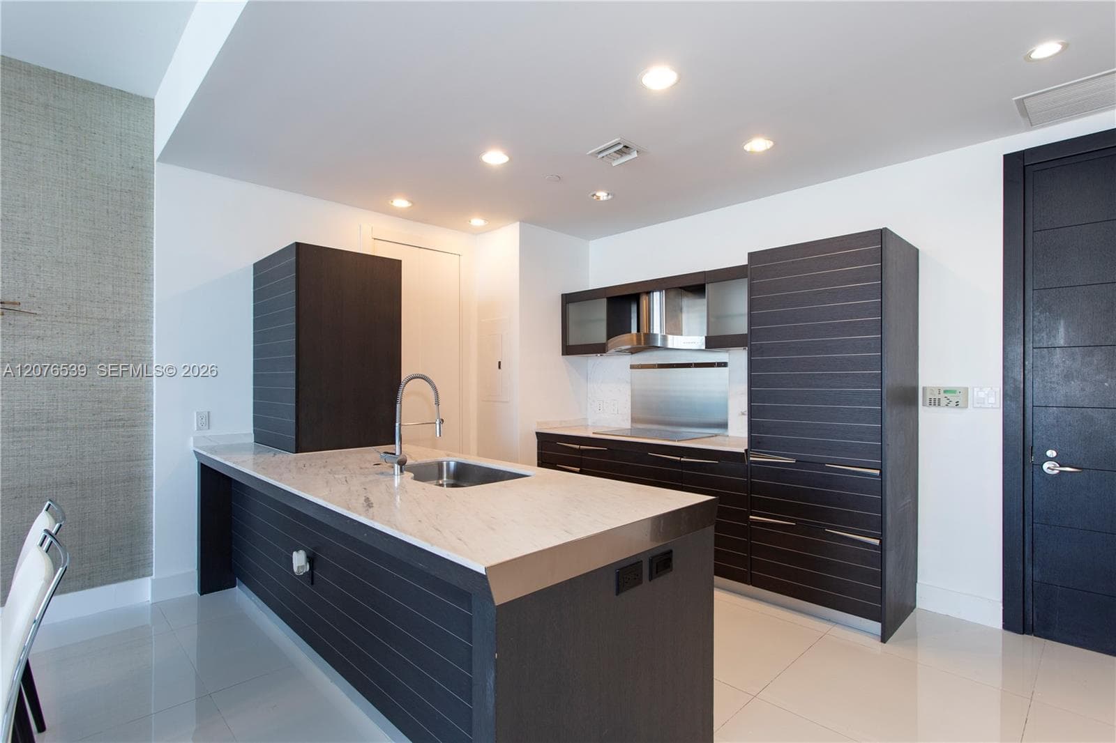 EPIC WEST CONDO · #4512 in Miami - Photo 4