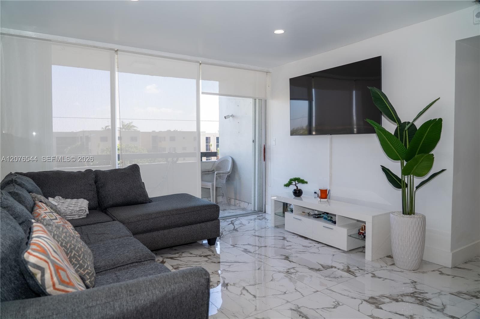 SANDALWOOD CONDO APTS · #405 in Miami - Photo 2
