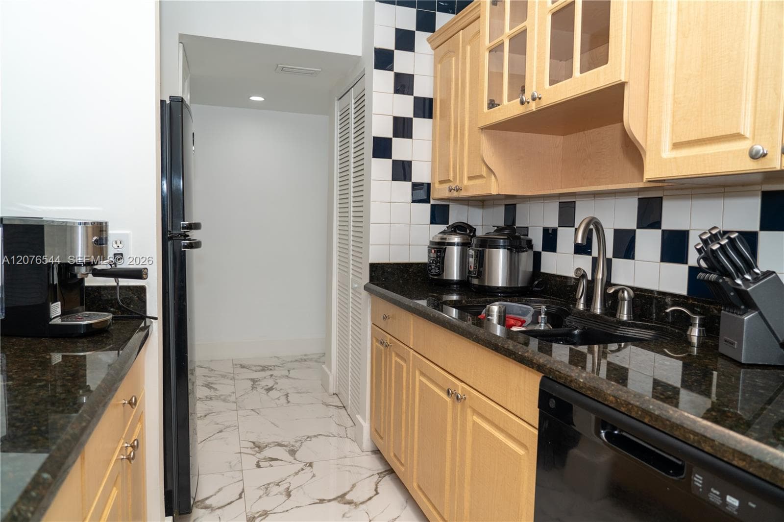 SANDALWOOD CONDO APTS · #405 in Miami - Photo 8