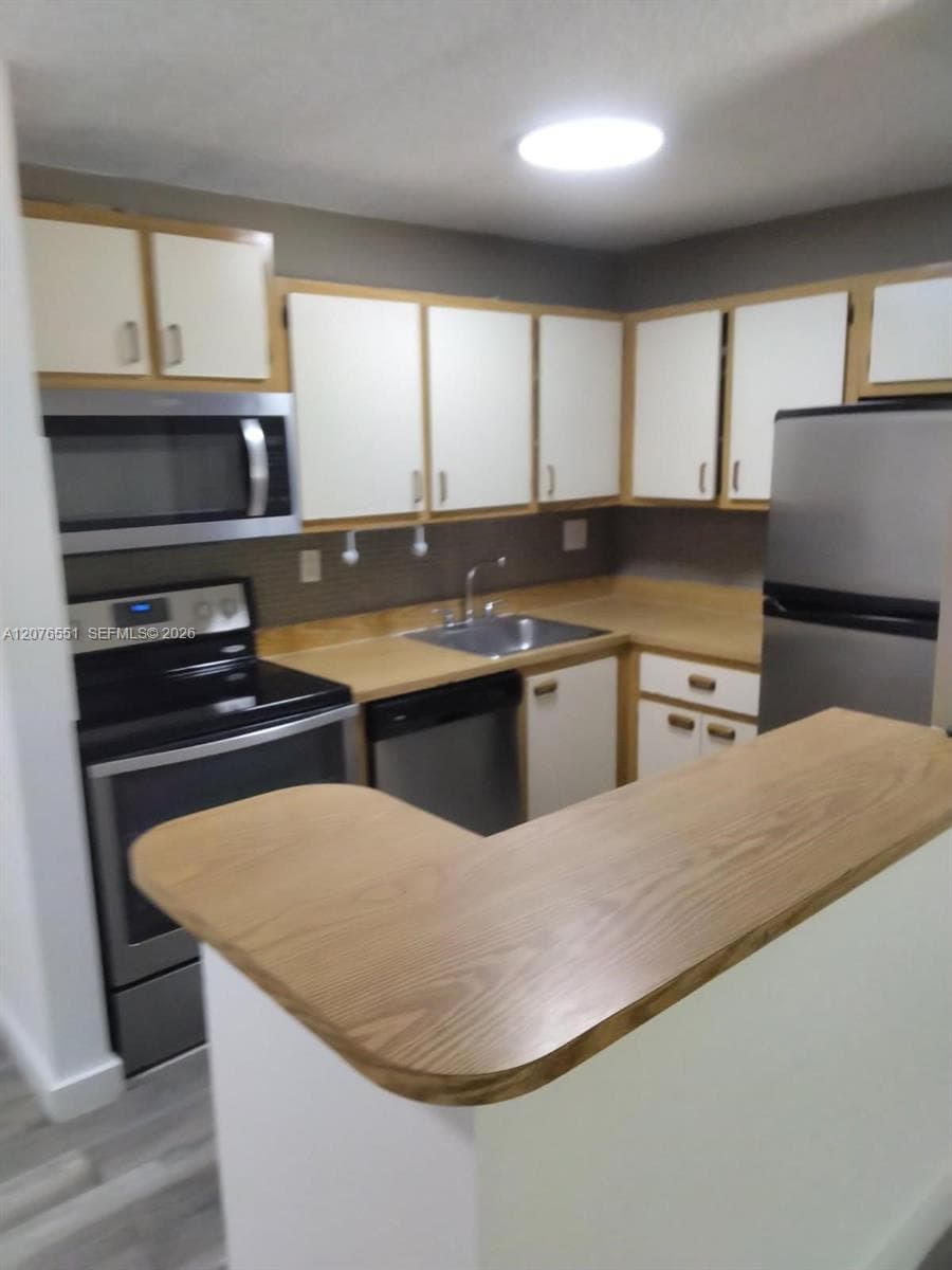 THE COURTS AT KENDALL CON · #C-306 in Miami - Photo 2