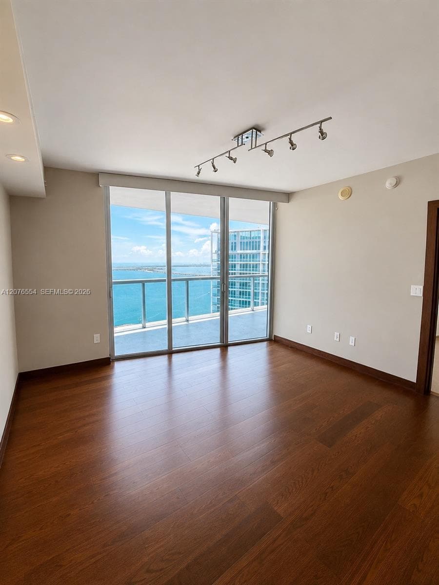 Icon Brickell I · #5605 in Miami - Photo 17