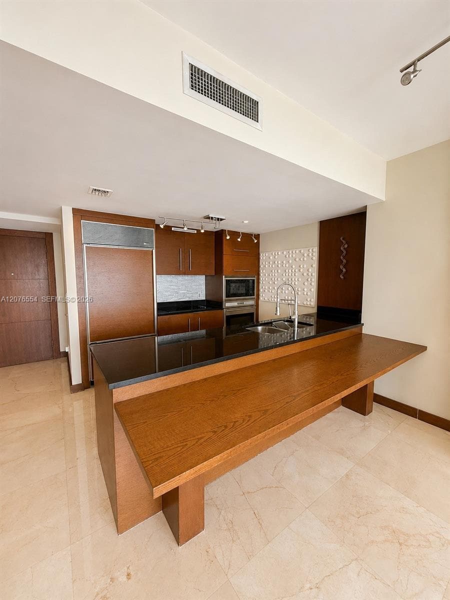 Icon Brickell I · #5605 in Miami - Photo 5