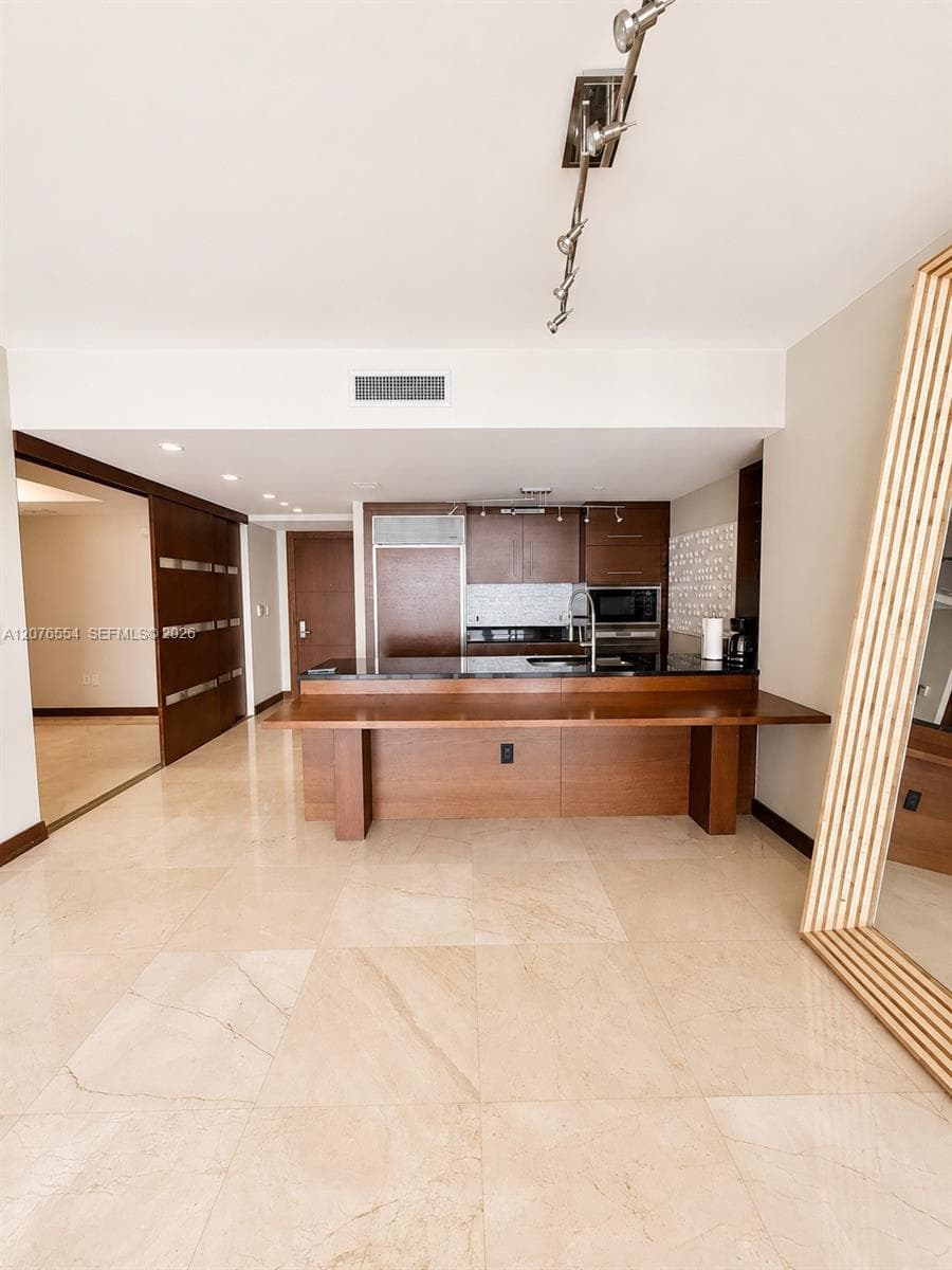 Icon Brickell I · #5605 in Miami - Photo 8