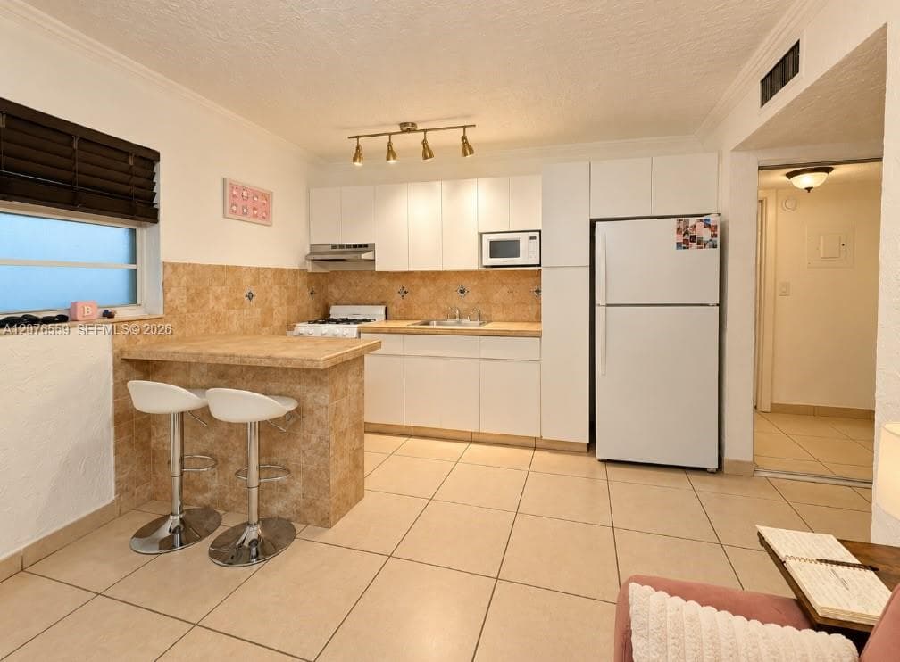 STAR MERIDIAN CONDO · #202A in Miami Beach - Photo 4