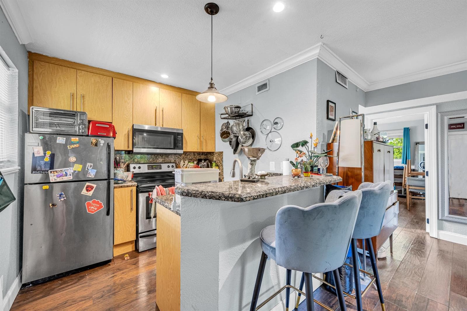 811 NE 14TH PL #10-6