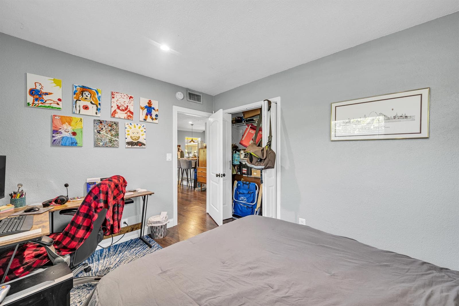 811 NE 14TH PL #10-14